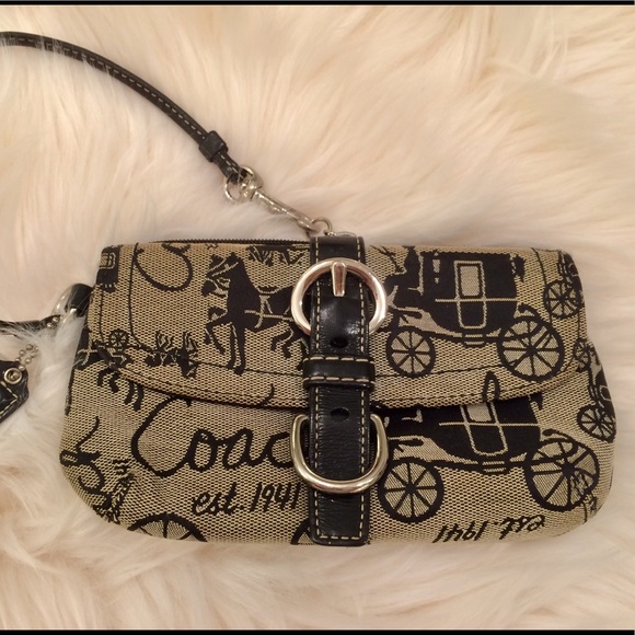Coach Wristlet: Traditional print - Picture 2 of 4